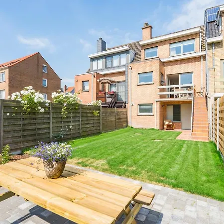 Spacious, Warm And Updated W Parking & Garden *